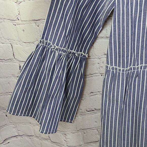 Mittoshop Chambray Blue Stripe Tiered Keyhole Blouse Summer Casual Top Nautical - Picture 2 of 8